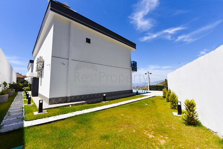 فلل للبيع في الانيا -تصميم فاخر مع مسبح خاص -في كارجيجاك / الانيا 