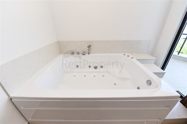 فلل للبيع في الانيا -تصميم فاخر مع مسبح خاص -في كارجيجاك / الانيا 