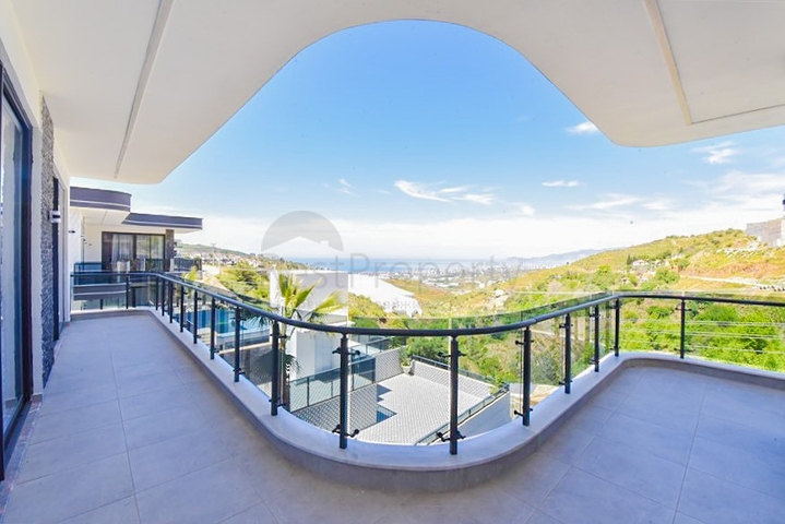 فلل للبيع في الانيا -تصميم فاخر مع مسبح خاص -في كارجيجاك / الانيا 