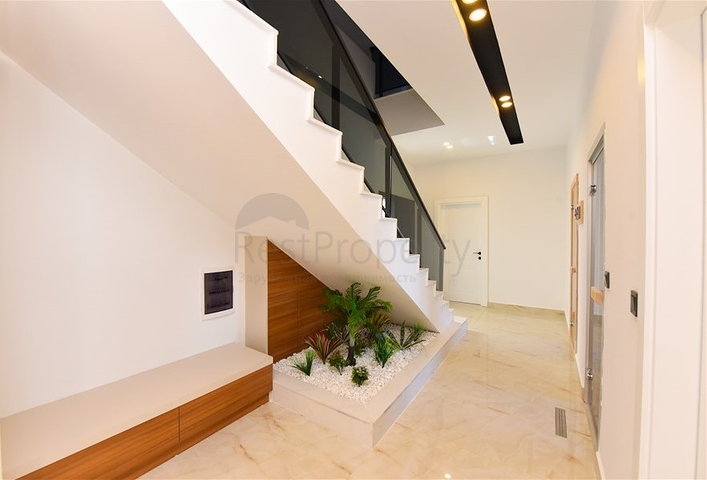 فلل للبيع في الانيا -تصميم فاخر مع مسبح خاص -في كارجيجاك / الانيا 