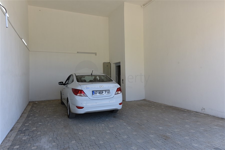 فلل للبيع في الانيا -تصميم فاخر مع مسبح خاص -في كارجيجاك / الانيا 