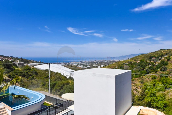 فلل للبيع في الانيا -تصميم فاخر مع مسبح خاص -في كارجيجاك / الانيا 