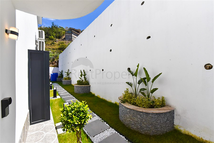 فلل للبيع في الانيا -تصميم فاخر مع مسبح خاص -في كارجيجاك / الانيا 