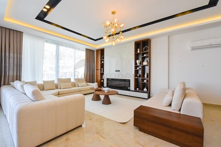 فلل للبيع في الانيا -تصميم فاخر مع مسبح خاص -في كارجيجاك / الانيا 