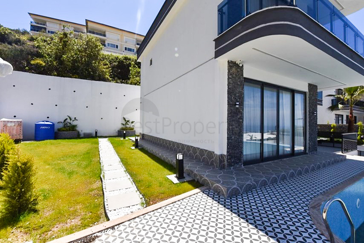 فلل للبيع في الانيا -تصميم فاخر مع مسبح خاص -في كارجيجاك / الانيا 