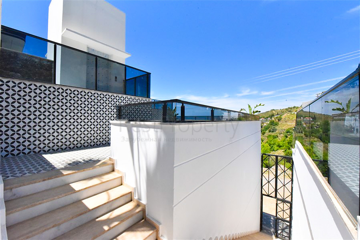 فلل للبيع في الانيا -تصميم فاخر مع مسبح خاص -في كارجيجاك / الانيا 