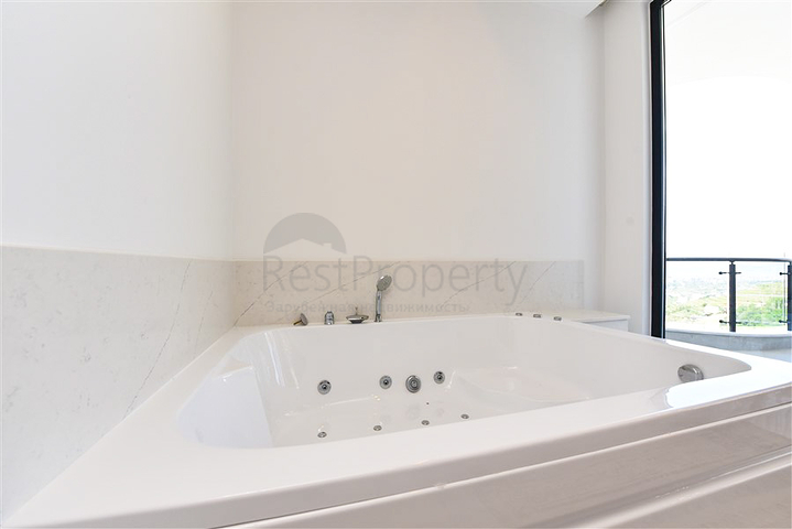 فلل للبيع في الانيا -تصميم فاخر مع مسبح خاص -في كارجيجاك / الانيا 