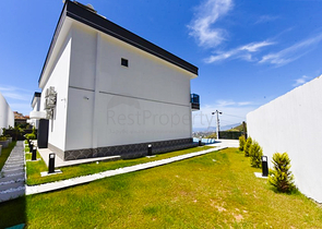 فلل للبيع في الانيا -تصميم فاخر مع مسبح خاص -في كارجيجاك / الانيا 