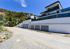 فلل للبيع في الانيا -تصميم فاخر مع مسبح خاص -في كارجيجاك / الانيا 