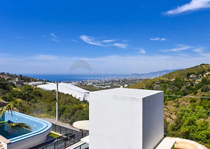 فلل للبيع في الانيا -تصميم فاخر مع مسبح خاص -في كارجيجاك / الانيا 