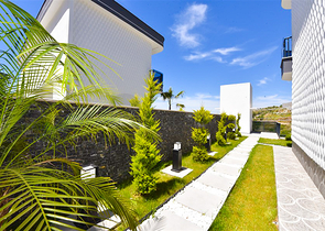 فلل للبيع في الانيا -تصميم فاخر مع مسبح خاص -في كارجيجاك / الانيا 