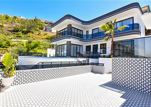 فلل للبيع في الانيا -تصميم فاخر مع مسبح خاص -في كارجيجاك / الانيا 