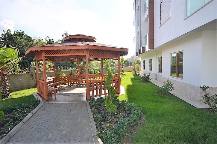 منطقة سكنية هادئة وقريبة من الخدامات - شقة 2 غرفة وصالة مفروشة -مجمع جديد -في اوبا / الانيا 