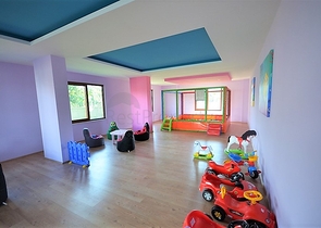 منطقة سكنية هادئة وقريبة من الخدامات - شقة 2 غرفة وصالة مفروشة -مجمع جديد -في اوبا / الانيا 