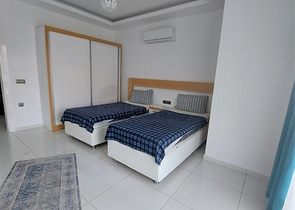 منطقة سكنية هادئة وقريبة من الخدامات - شقة 2 غرفة وصالة مفروشة -مجمع جديد -في اوبا / الانيا 