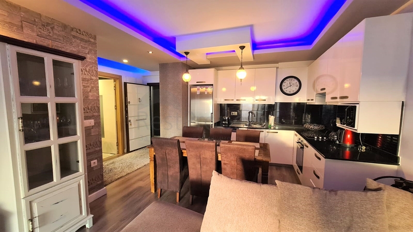 شقة ضمن مجمع فاخر في الانيا - تصميم غرفة وصالة -في جيكجلي / الانيا 