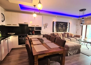 شقة ضمن مجمع فاخر في الانيا - تصميم غرفة وصالة -في جيكجلي / الانيا 