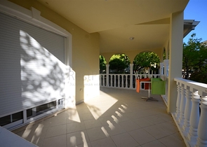 فلل للبيع في الانيا - فيلا 3 غرف وصالة واسعة -ضمن مجمع -في افسلار / الانيا 