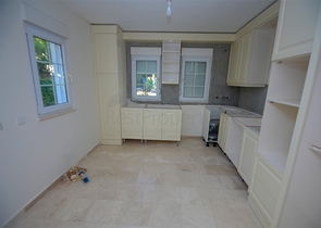 فلل للبيع في الانيا - فيلا 3 غرف وصالة واسعة -ضمن مجمع -في افسلار / الانيا 