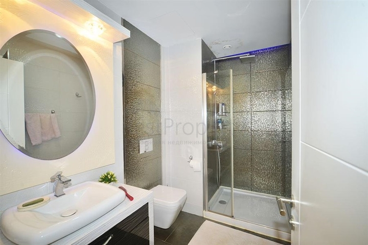 شقة ضمن مجمع خمس نجوم - تصميم 1+1 مفروشة  - في الانيا 