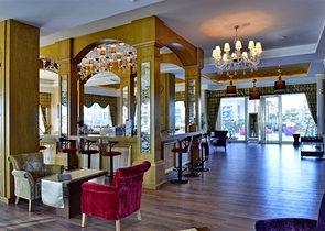 شقة ضمن مجمع خمس نجوم - تصميم 1+1 مفروشة  - في الانيا 