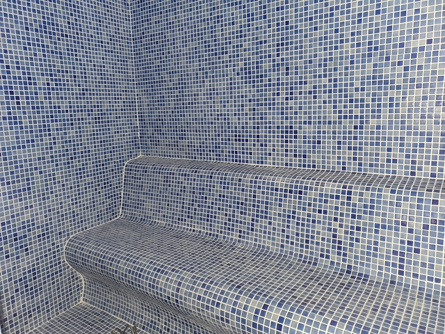 شقة غرفة وصالة جديدة - مفروشة وضمن مجمع سكني في محمودلار / الانيا 