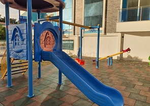 شقة غرفة وصالة جديدة - مفروشة وضمن مجمع سكني في محمودلار / الانيا 