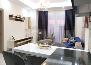 شقة غرفة وصالة جديدة - مفروشة وضمن مجمع سكني في محمودلار / الانيا 