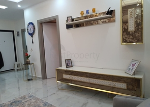 شقة غرفة وصالة جديدة - مفروشة وضمن مجمع سكني في محمودلار / الانيا 