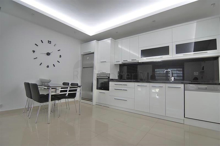 مجمع انيق في اوبا - شقة 2 غرفة وصالة مفروشة -في منطقة اوبا / الانيا 