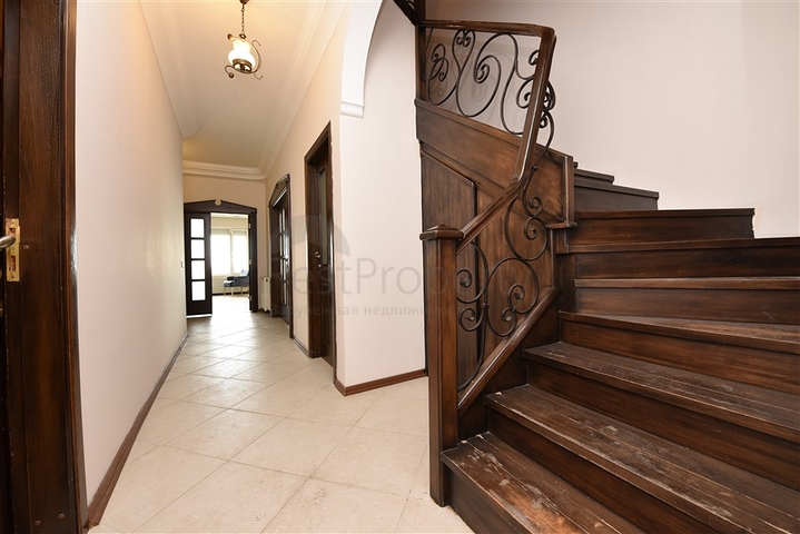 قريبة من شاطئ كليوباترا -دوبلكس 3 غرف وصالة -في مركز الانيا 