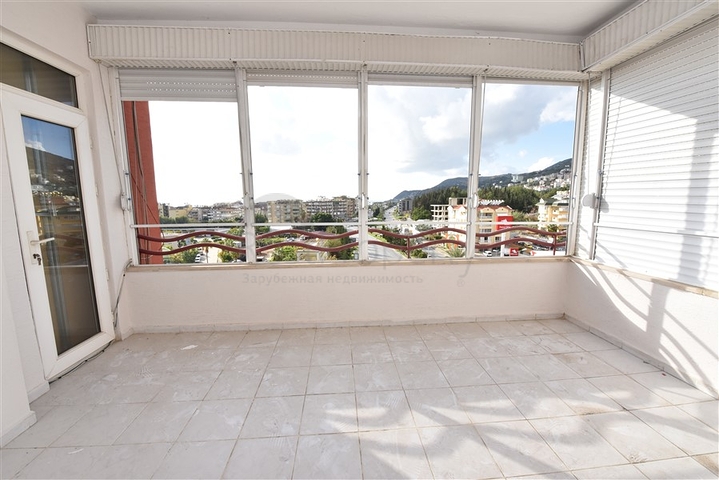 قريبة من شاطئ كليوباترا -دوبلكس 3 غرف وصالة -في مركز الانيا 