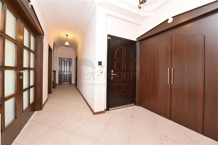 قريبة من شاطئ كليوباترا -دوبلكس 3 غرف وصالة -في مركز الانيا 