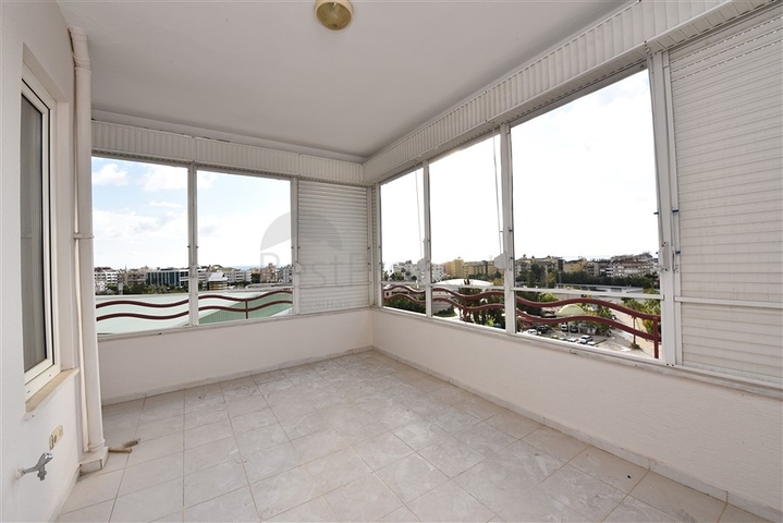 قريبة من شاطئ كليوباترا -دوبلكس 3 غرف وصالة -في مركز الانيا 