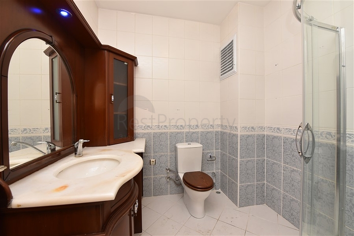 قريبة من شاطئ كليوباترا -دوبلكس 3 غرف وصالة -في مركز الانيا 