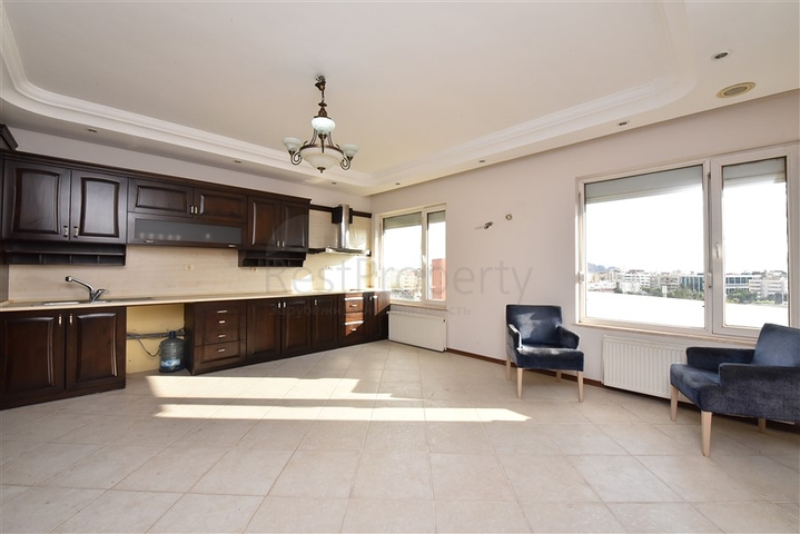 قريبة من شاطئ كليوباترا -دوبلكس 3 غرف وصالة -في مركز الانيا 