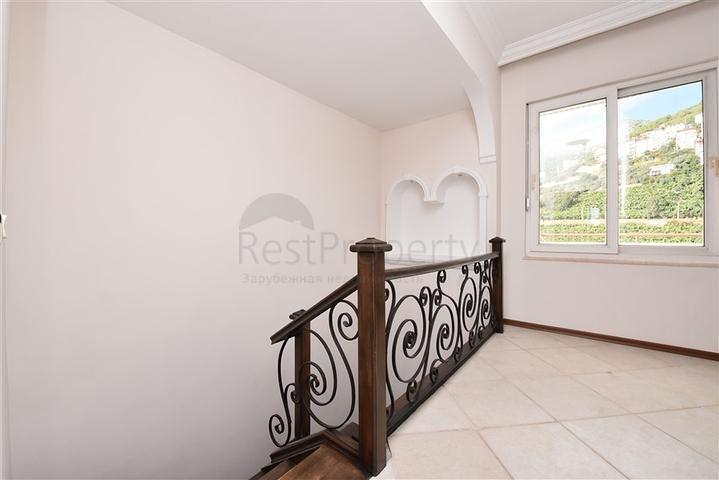 قريبة من شاطئ كليوباترا -دوبلكس 3 غرف وصالة -في مركز الانيا 