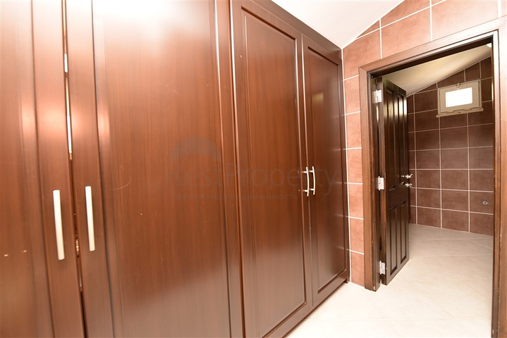 قريبة من شاطئ كليوباترا -دوبلكس 3 غرف وصالة -في مركز الانيا 