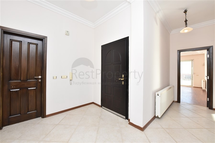 قريبة من شاطئ كليوباترا -دوبلكس 3 غرف وصالة -في مركز الانيا 