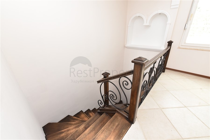 قريبة من شاطئ كليوباترا -دوبلكس 3 غرف وصالة -في مركز الانيا 