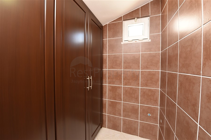 قريبة من شاطئ كليوباترا -دوبلكس 3 غرف وصالة -في مركز الانيا 