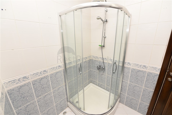 قريبة من شاطئ كليوباترا -دوبلكس 3 غرف وصالة -في مركز الانيا 