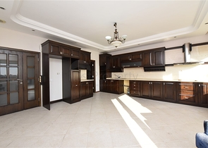 قريبة من شاطئ كليوباترا -دوبلكس 3 غرف وصالة -في مركز الانيا 