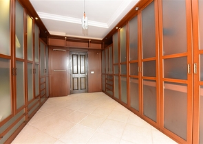 قريبة من شاطئ كليوباترا -دوبلكس 3 غرف وصالة -في مركز الانيا 