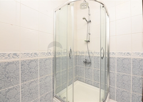 قريبة من شاطئ كليوباترا -دوبلكس 3 غرف وصالة -في مركز الانيا 