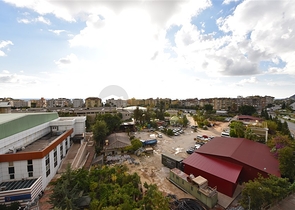 قريبة من شاطئ كليوباترا -دوبلكس 3 غرف وصالة -في مركز الانيا 