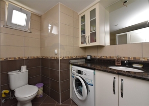 شقة بسعر مناسب في الانيا - غرفتين وصالة مفروشة -ضمن منطقة افسلار 