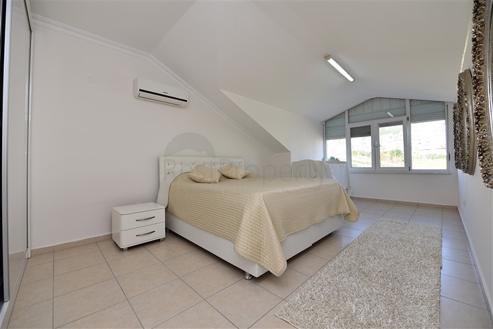 دوبلكس عائلية واسعة  - 5 غرف وصالة -في جيكجلي / الانيا 