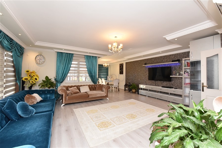 منزل العائلة - دوبلكس واسعة 5 غرف وصالة -في جيكجلي / الانيا 