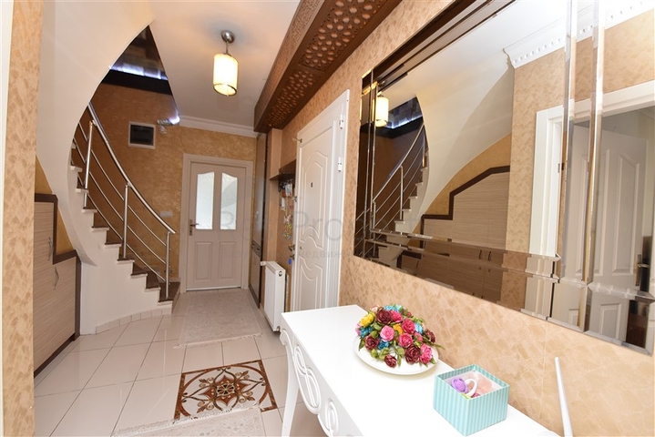 منزل العائلة - دوبلكس واسعة 5 غرف وصالة -في جيكجلي / الانيا 